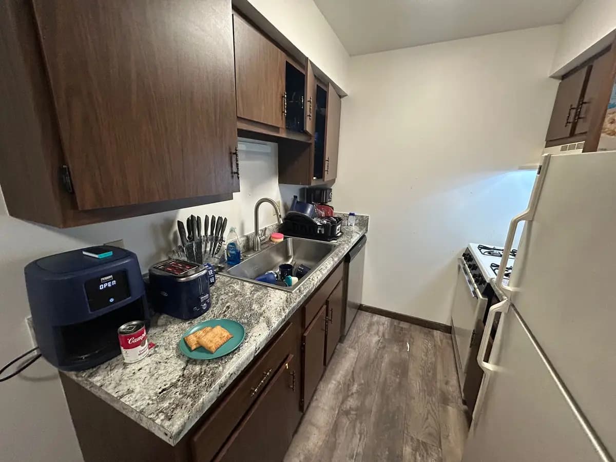 undefined apartments for rent - image - large (3).jpeg - 2