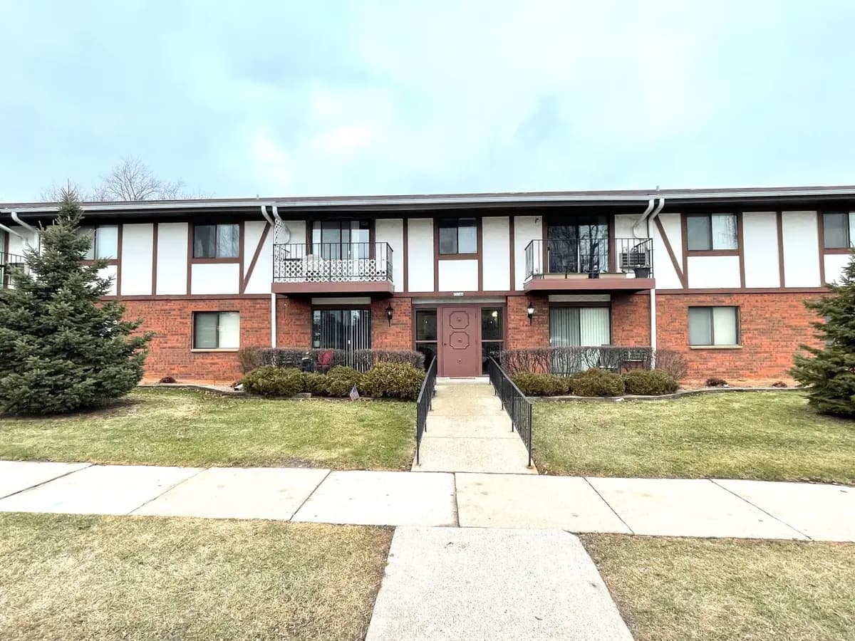 undefined apartments for rent - image - large.jpeg - 1