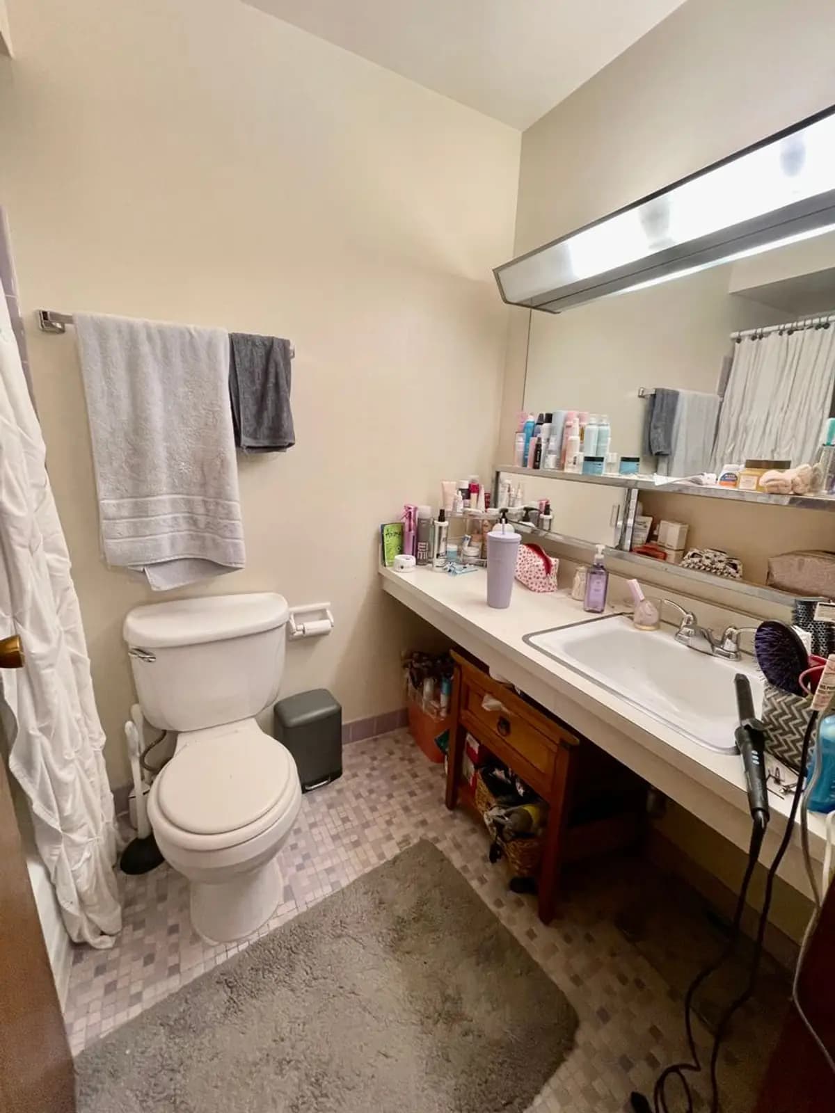 undefined apartments for rent - image - large (7).jpeg - 2