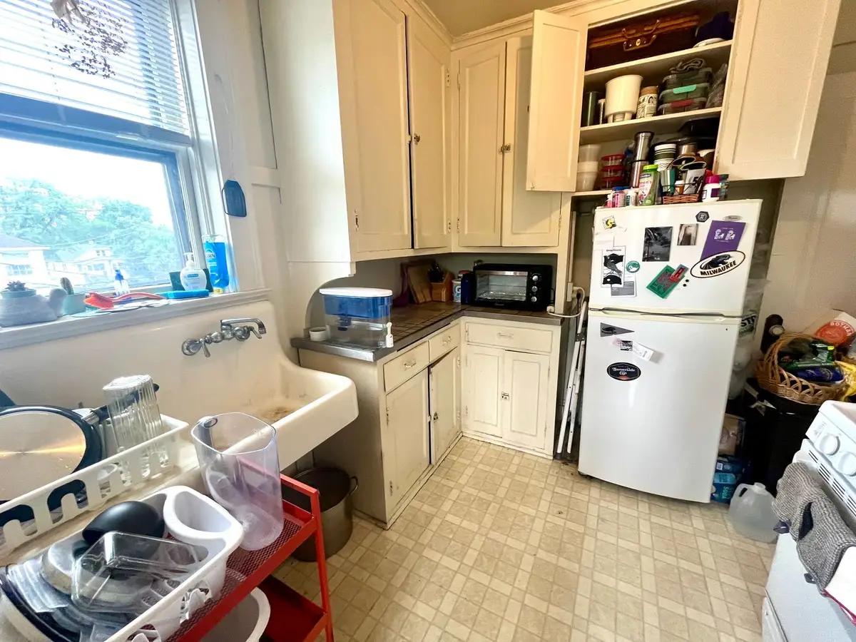 undefined apartments for rent - image - large (7).jpeg - 2