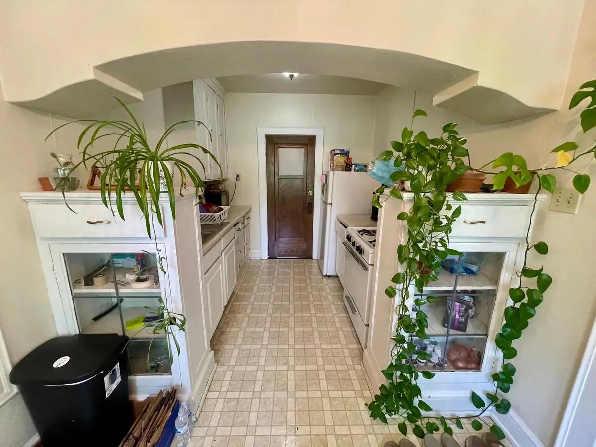 undefined apartments for rent - image - large (12).jpeg - 3