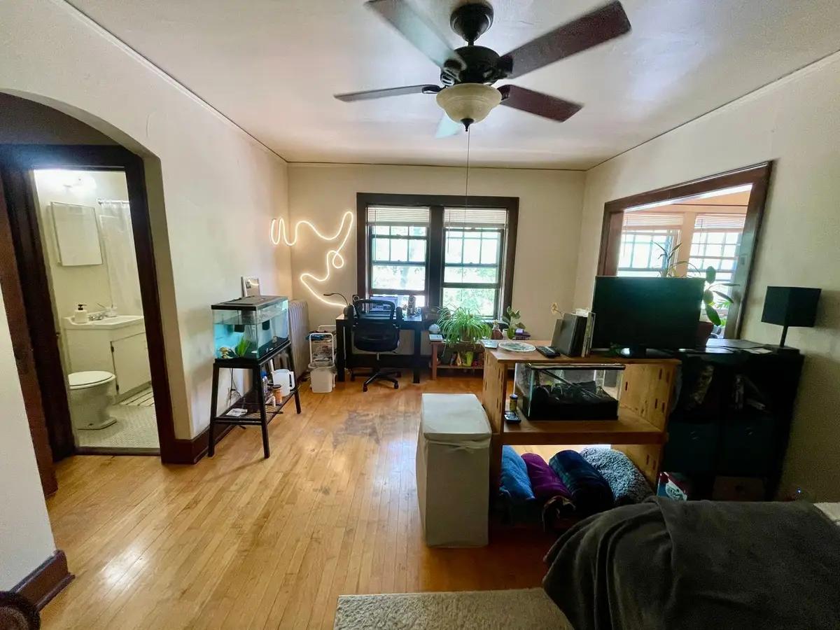 undefined apartments for rent - image - large (8).jpeg - 3