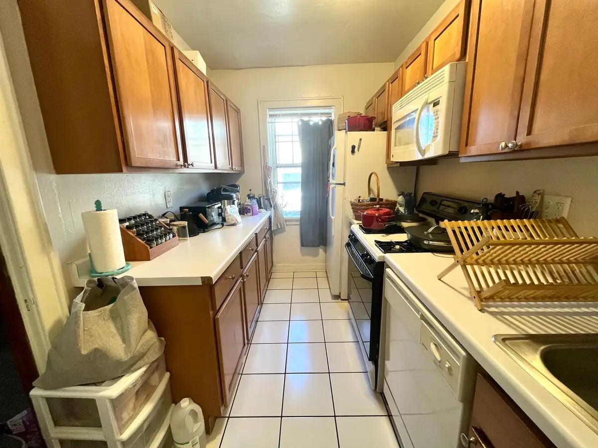 undefined apartments for rent - image - large (15).jpeg - 2