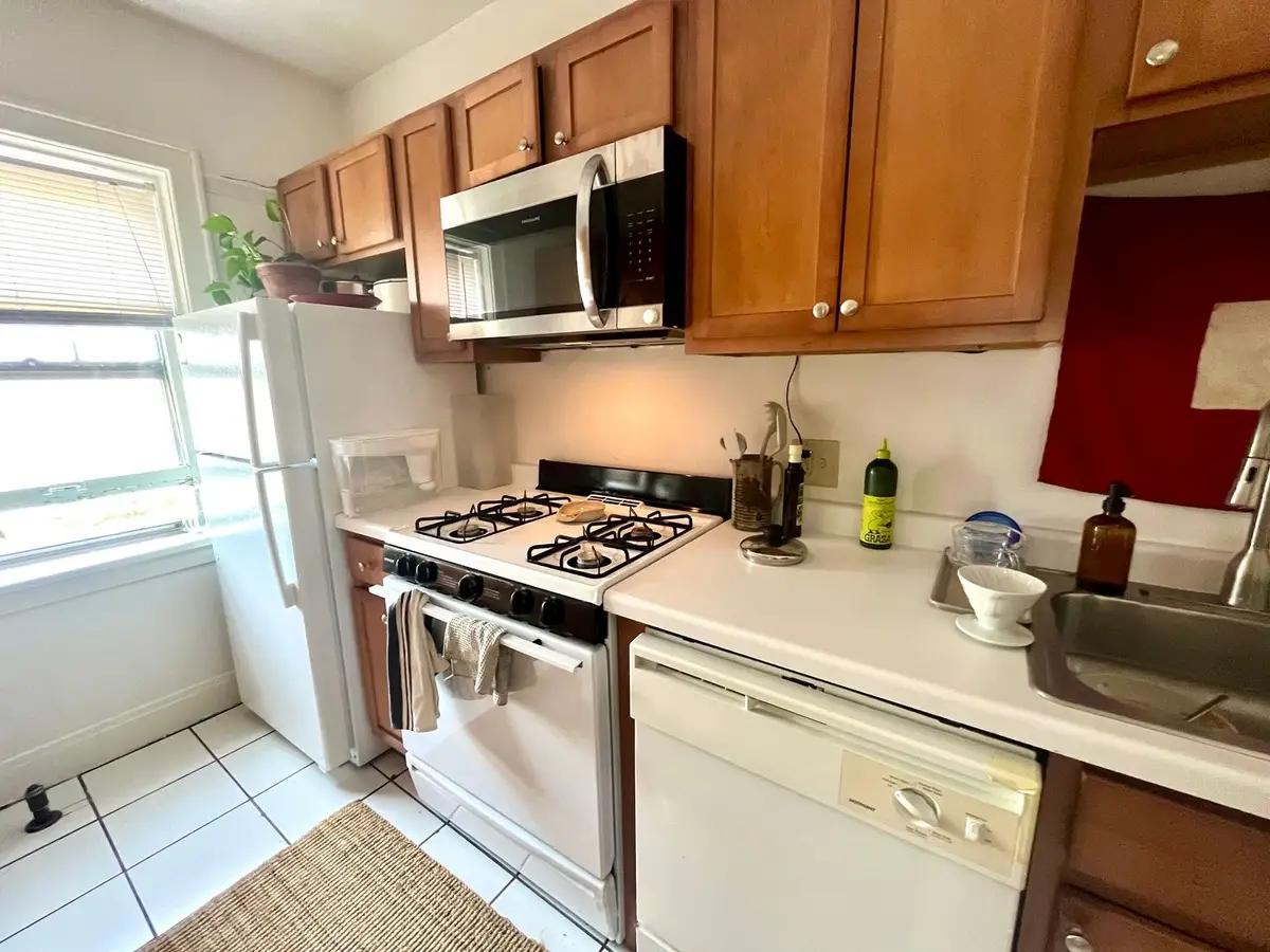 undefined apartments for rent - image - large (5).jpeg - 1