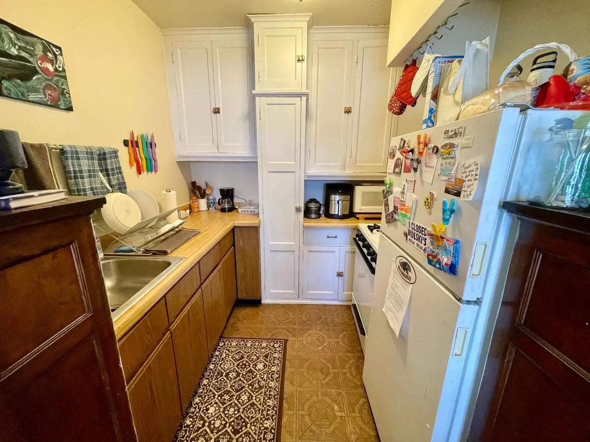 undefined apartments for rent - image - large (22).jpeg - 2