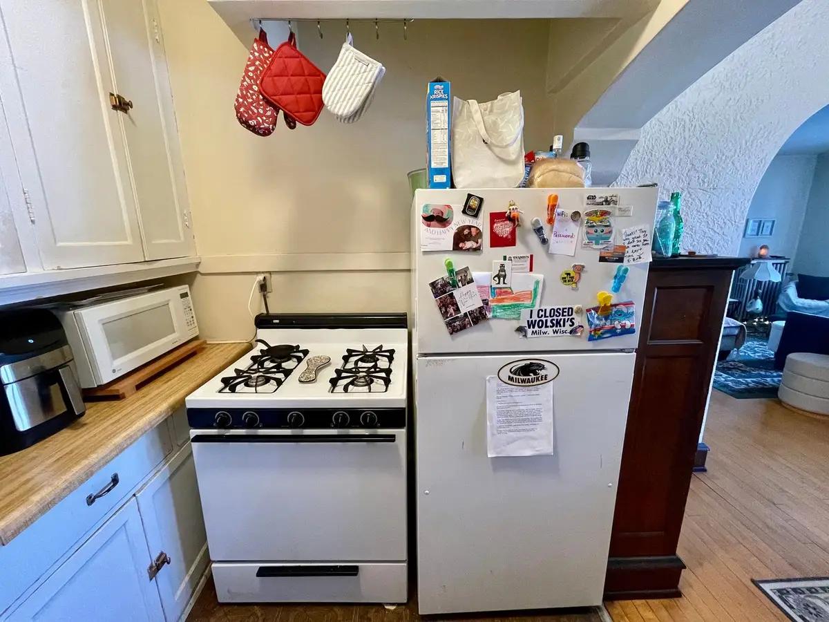 undefined apartments for rent - image - large (23).jpeg - 3