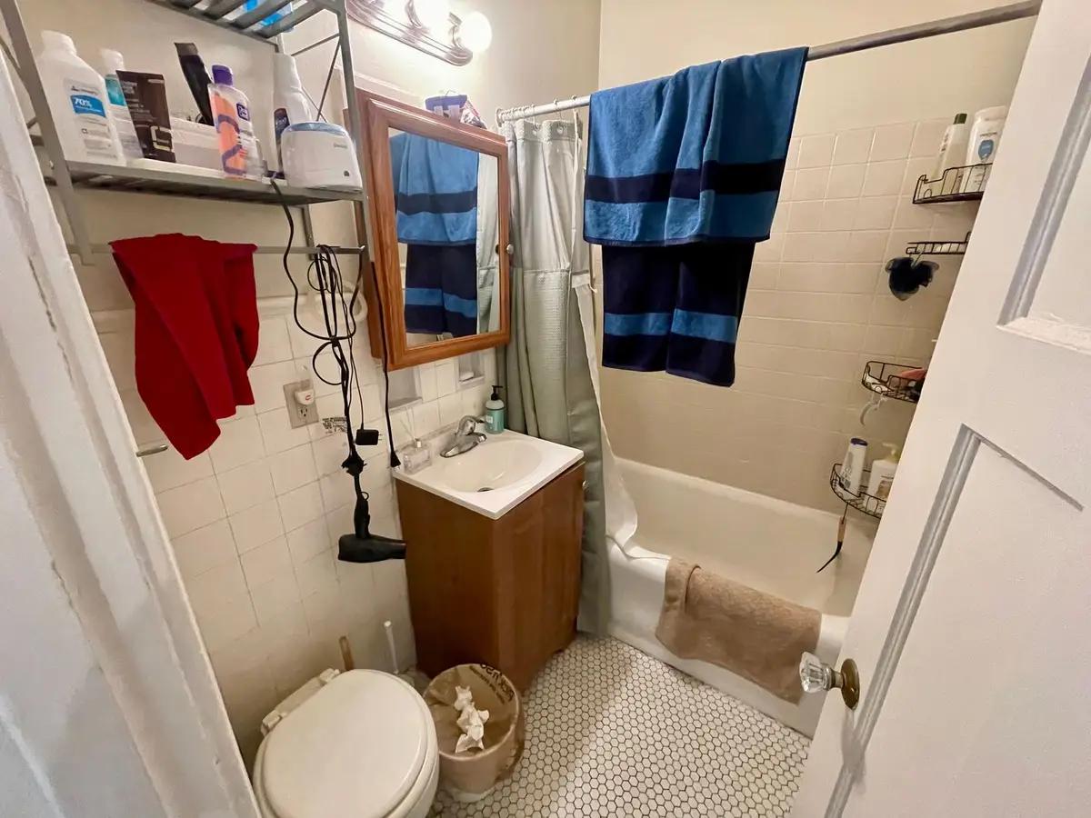undefined apartments for rent - image - large (42).jpeg - 2