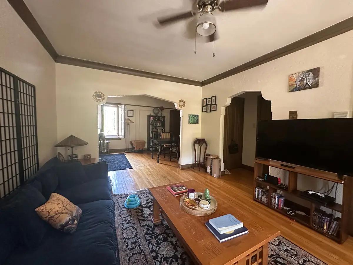 undefined apartments for rent - image - large (4).jpeg - 3