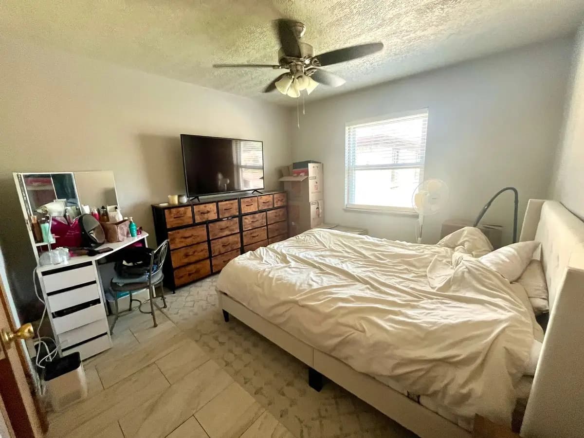 undefined apartments for rent - image - large (8).jpeg - 3