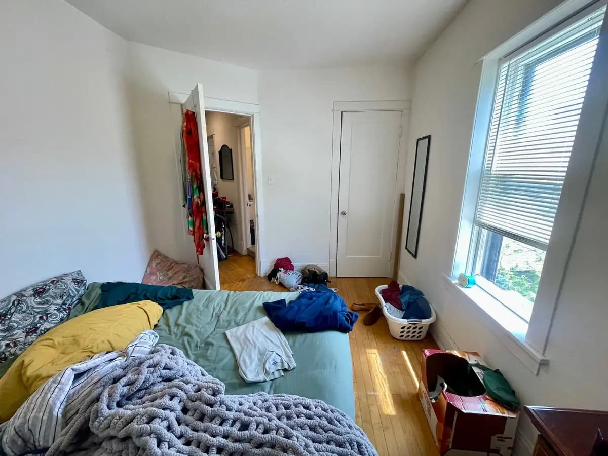 undefined apartments for rent - image - large (4).jpeg - 3