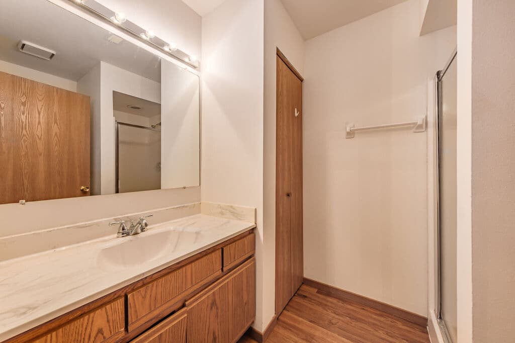 Atrium Apartments - Apartment - 5