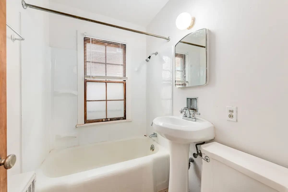 undefined apartments for rent - image - imgi_124_170645218.jpg - 2