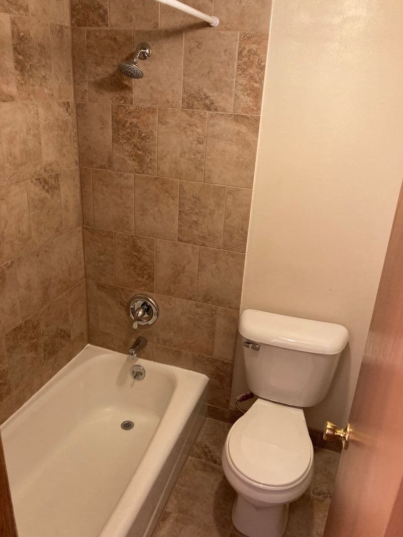 undefined apartments for rent - image - large.jpg_23.jpeg - 3