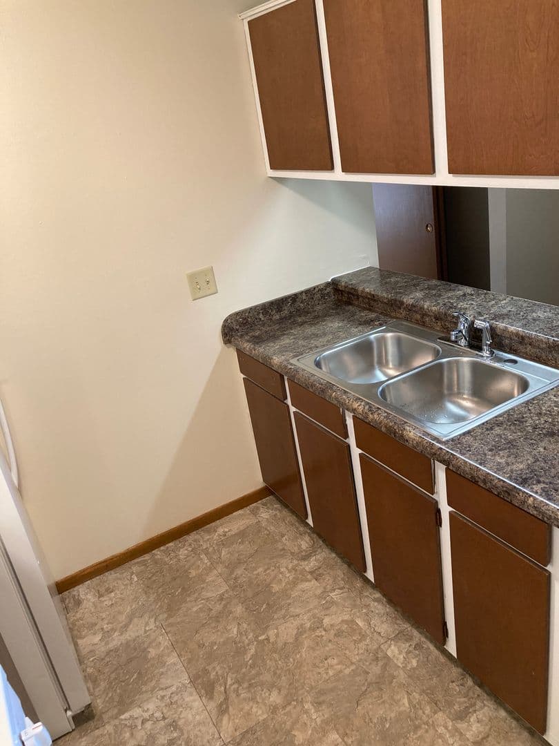 undefined apartments for rent - image - large.jpg_7.jpeg - 3