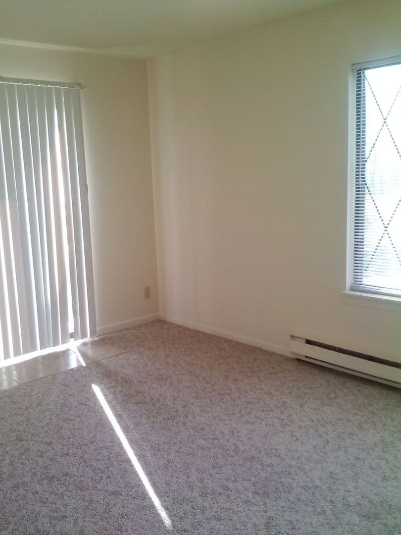 undefined apartments for rent - image - large (6).jpg - 1