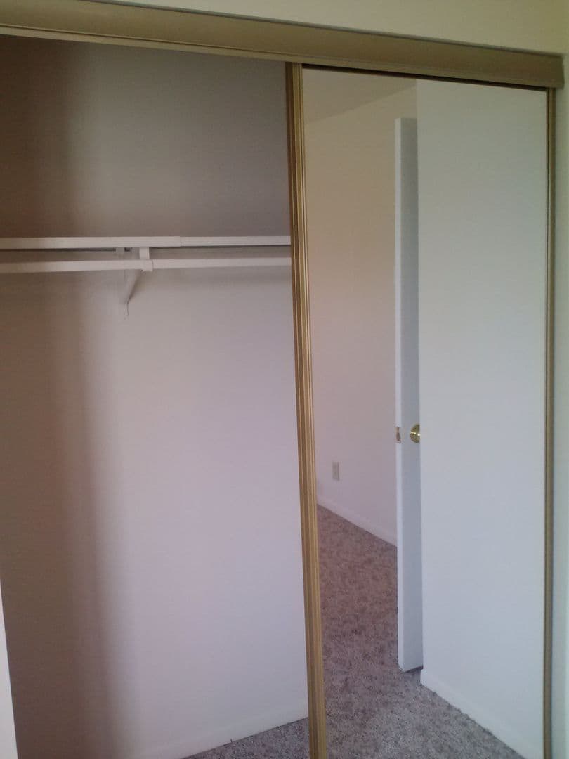 undefined apartments for rent - image - large (8).jpg - 3