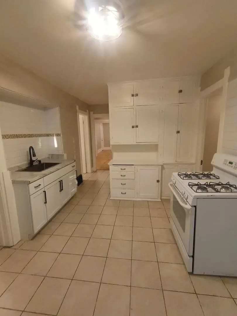 2229 N 40th St - Apartment - 4