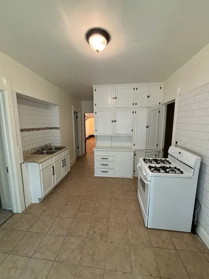 2229 N 40th St - Apartment - 18