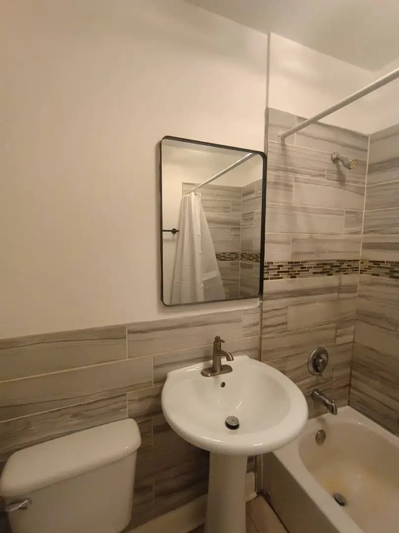 2229 N 40th St - Apartment - 11