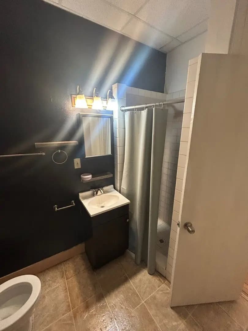 undefined apartments for rent - image - large (4).jpeg - 2