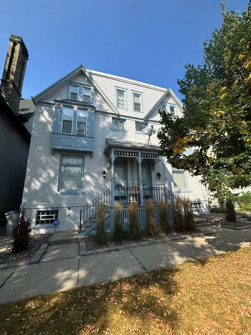 undefined apartments for rent - image - large (4).jpeg - 1