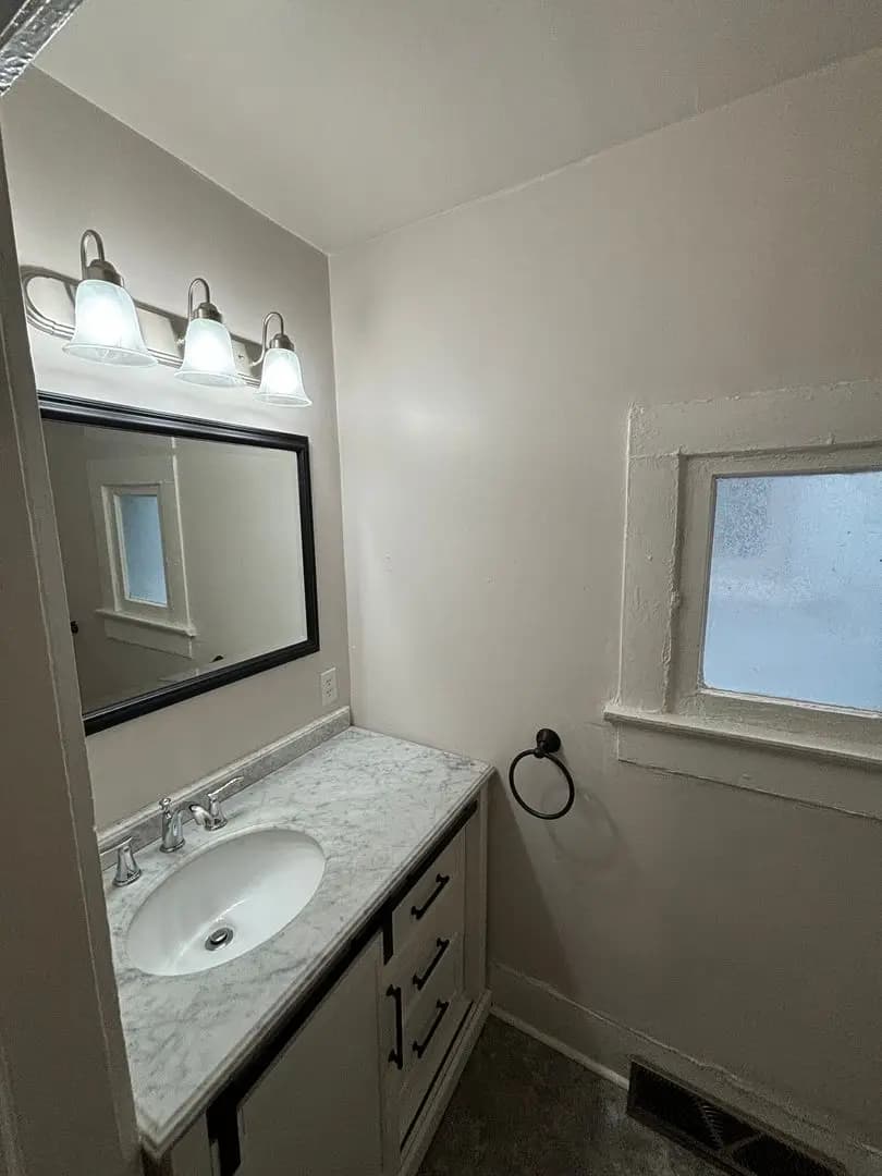 undefined apartments for rent - image - large (8).jpeg - 2