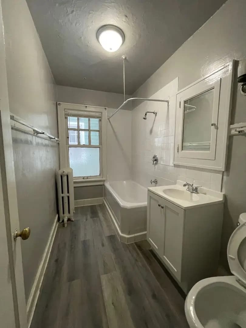 undefined apartments for rent - image - large (6).jpg - 0