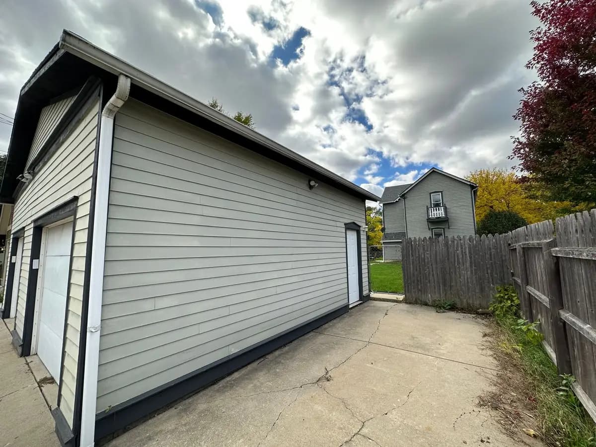 2024 N 2nd St - Apartment - 34