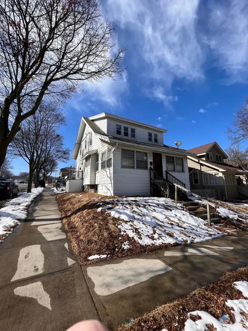 undefined apartments for rent - image - large (5).jpg - 1