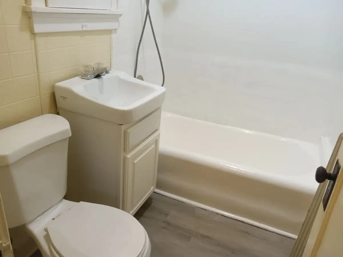 undefined apartments for rent - image - large (10).jpg - 0