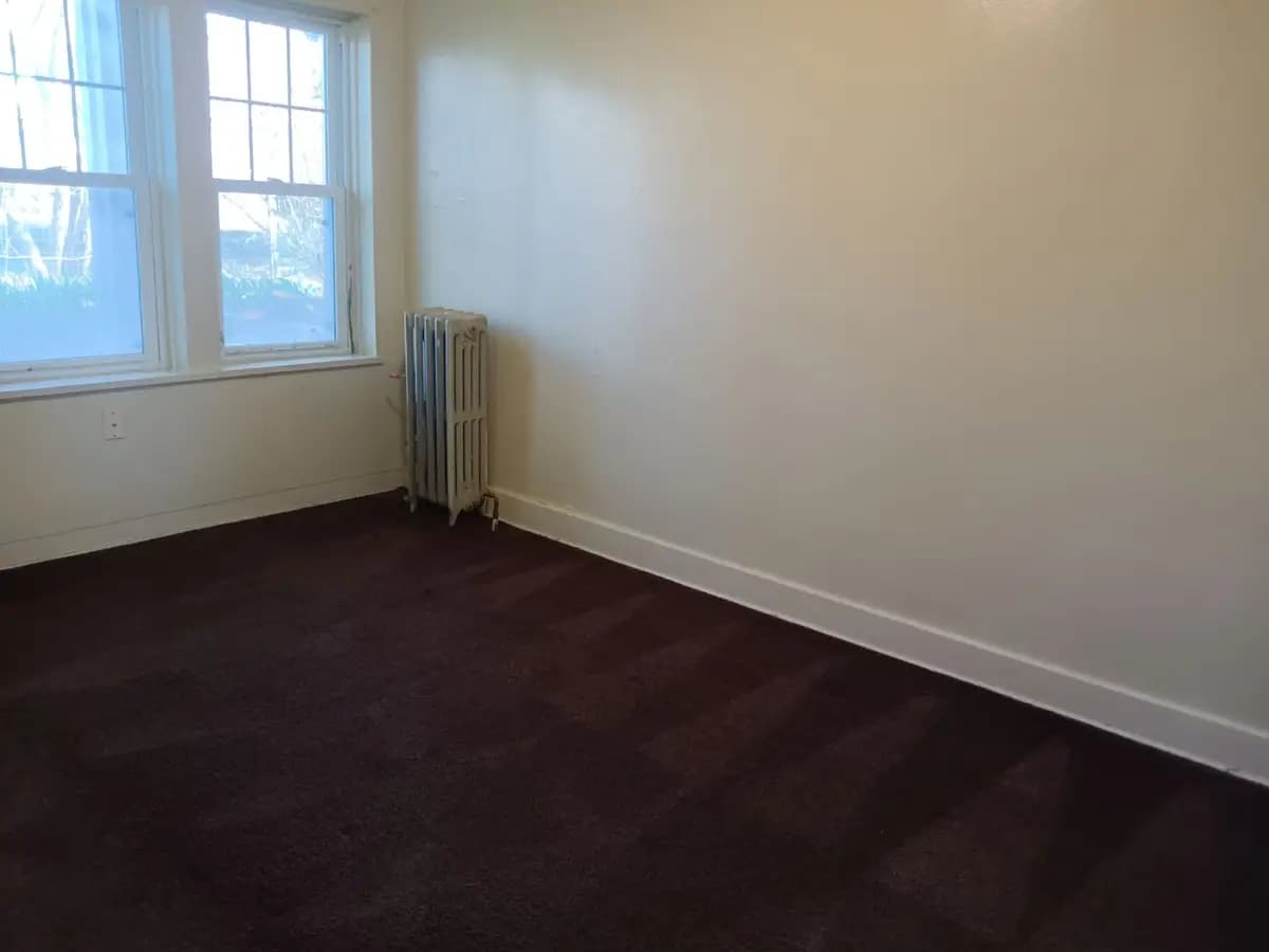 undefined apartments for rent - image - large (9).jpg - 3