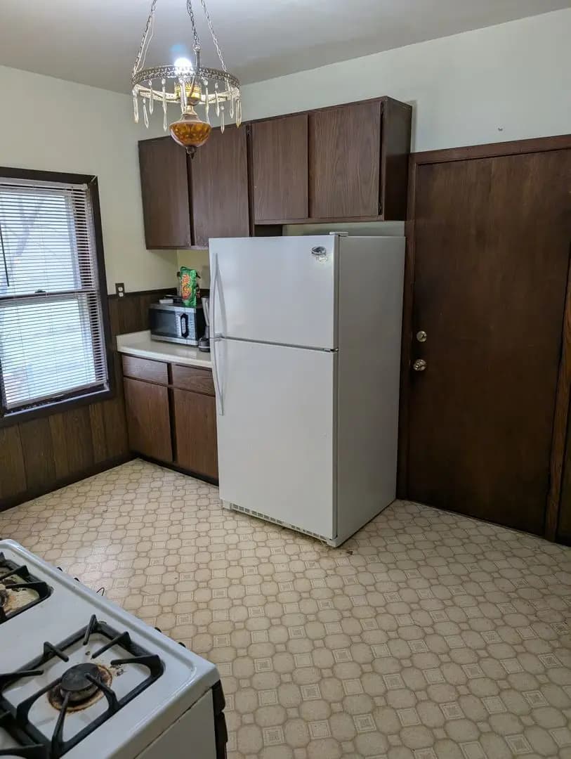 undefined apartments for rent - image - large (2).jpg - 1