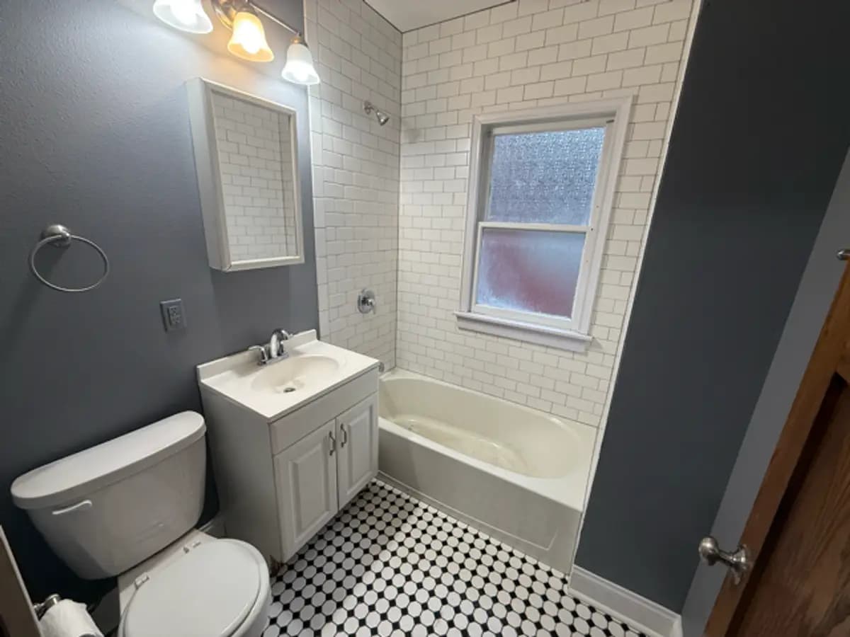 2644 N 46th St. - House - 14