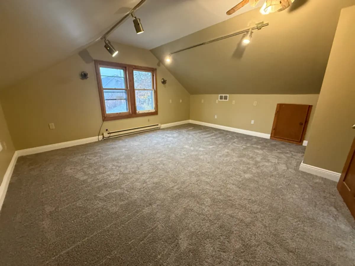 2644 N 46th St. - House - 17
