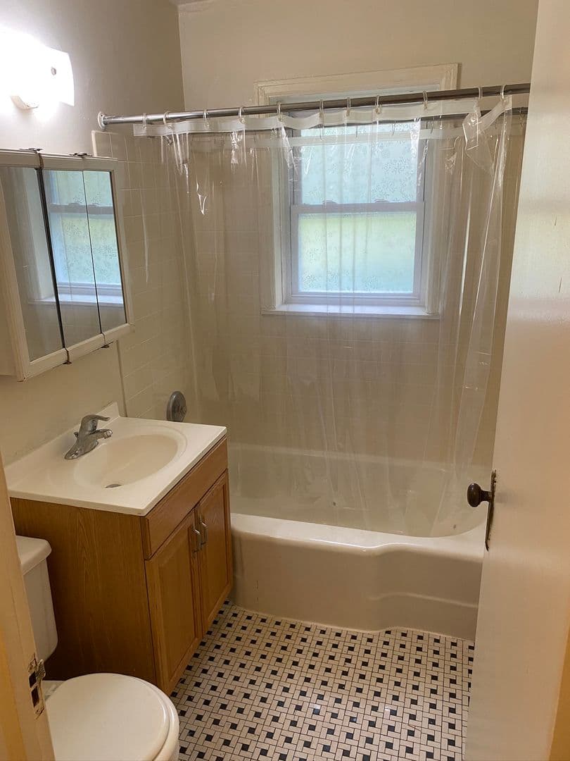 undefined apartments for rent - image - large (5).jpeg - 0