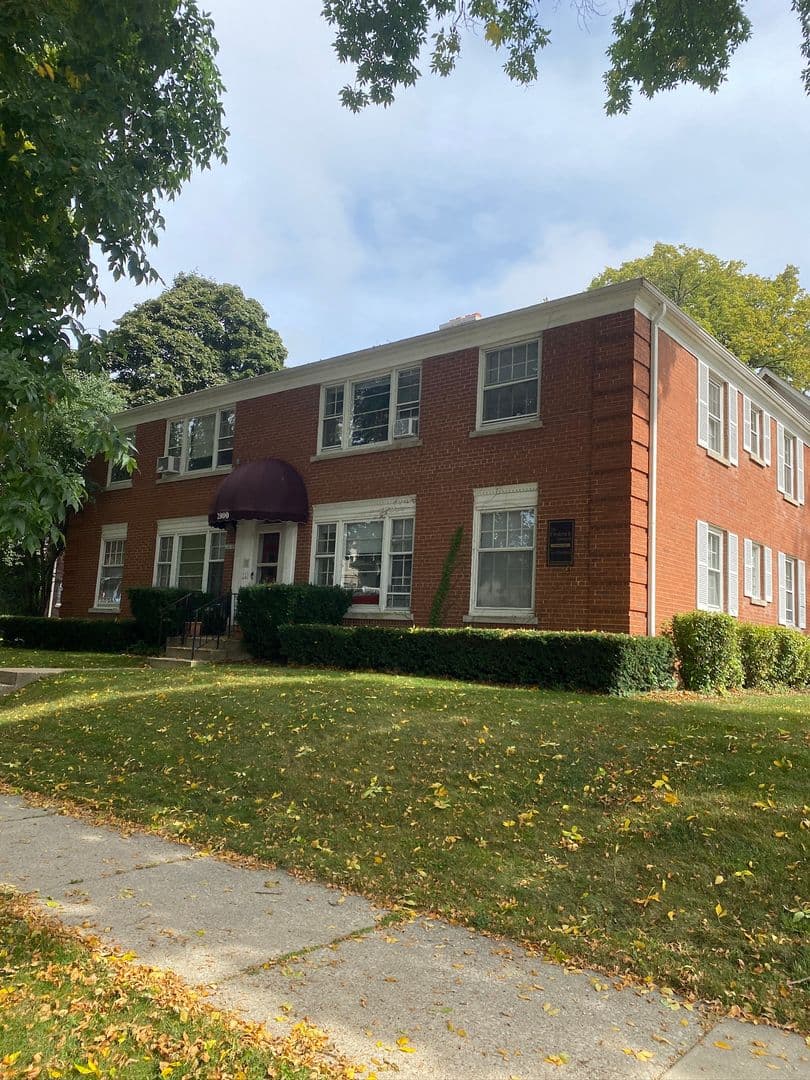 undefined apartments for rent - image - large.jpeg - 1