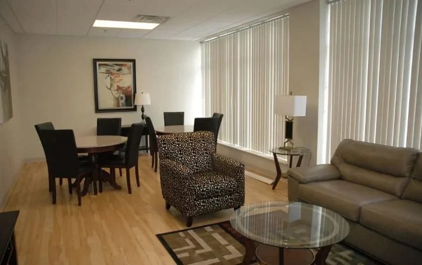  Columbia / Toussaint Square Apartments - Apartment - 3