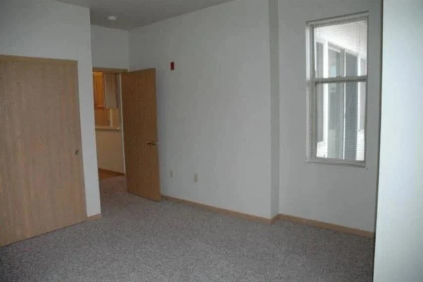  Columbia / Toussaint Square Apartments - Apartment - 5