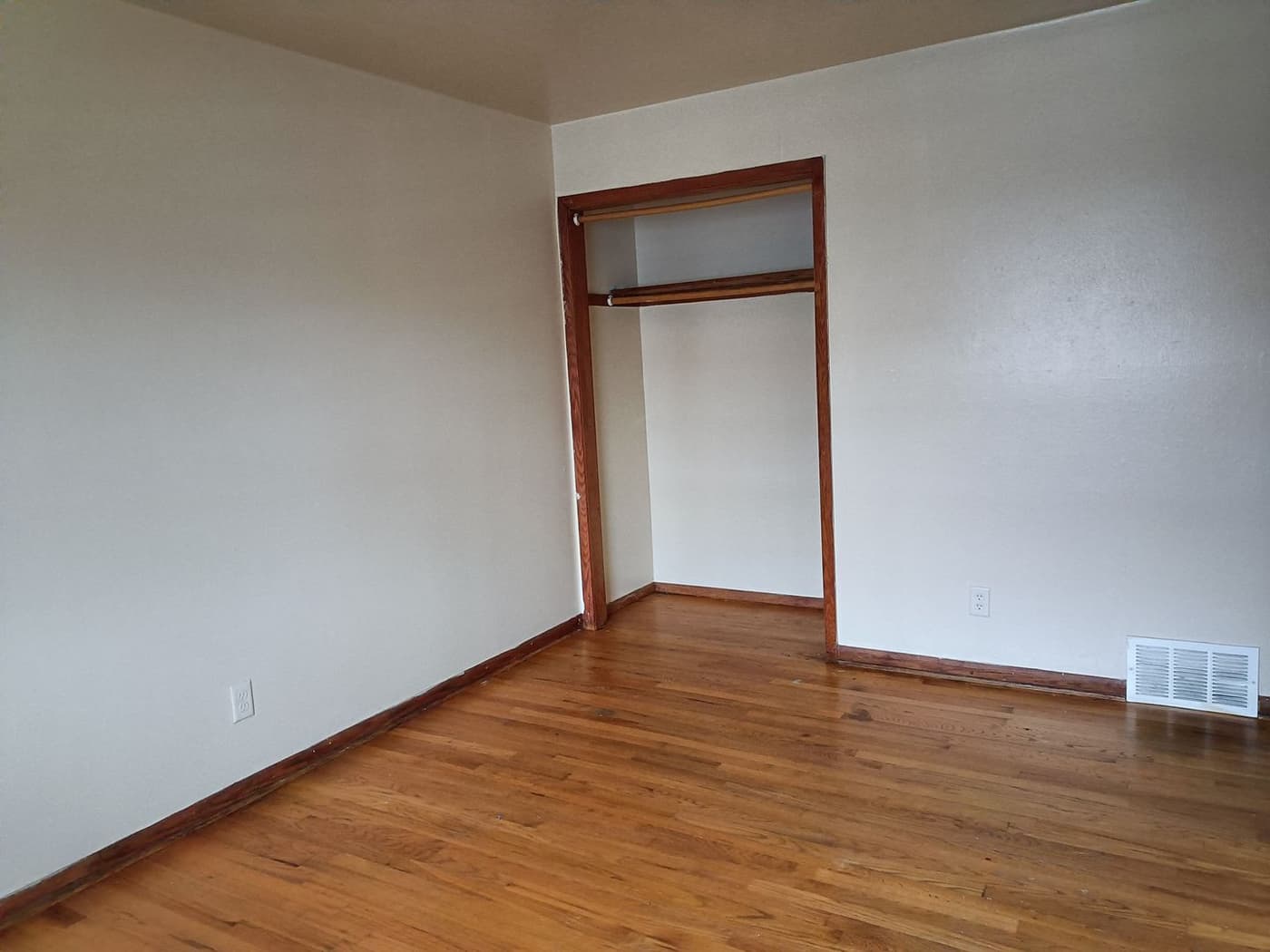 7308-7312 W Mill Rd - Apartment - 7