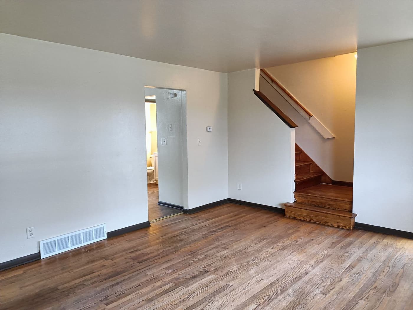 7308-7312 W Mill Rd - Apartment - 2