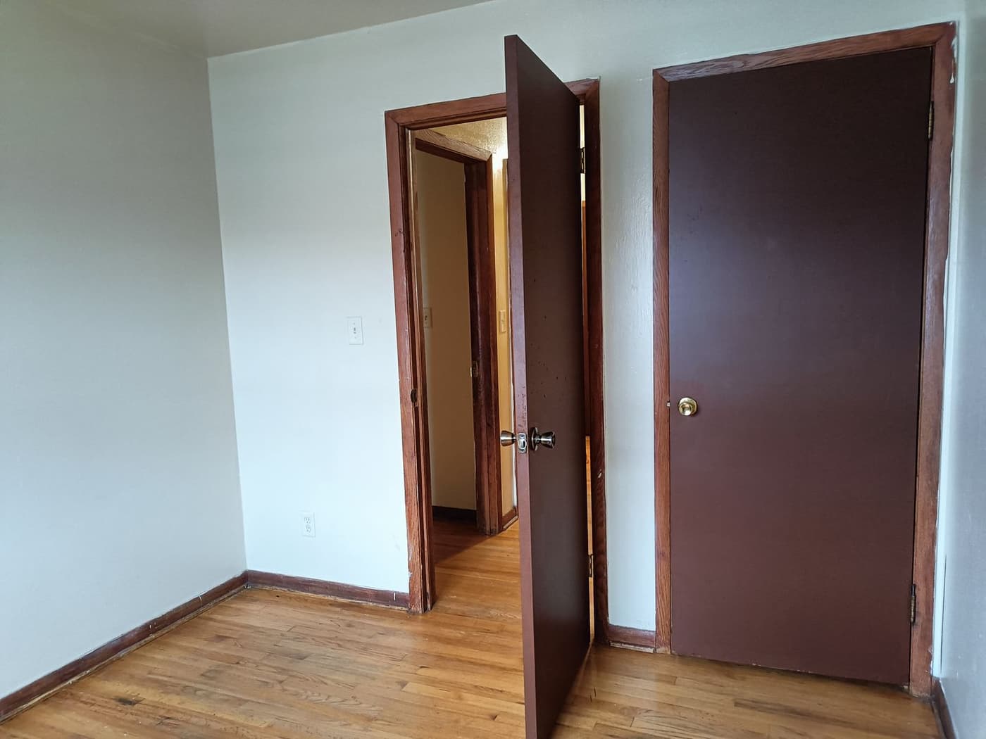 7308-7312 W Mill Rd - Apartment - 1