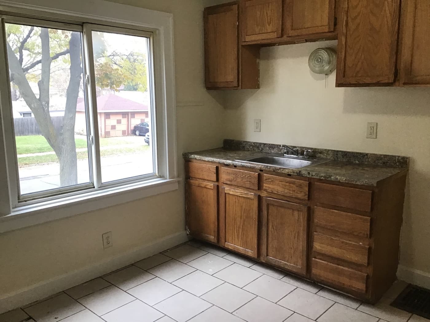 3290 N 37th St - House - 6