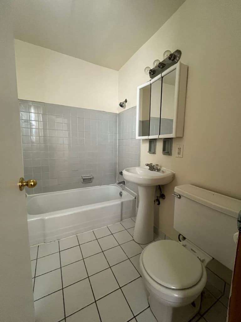 undefined apartments for rent - image - large (3).jpeg
