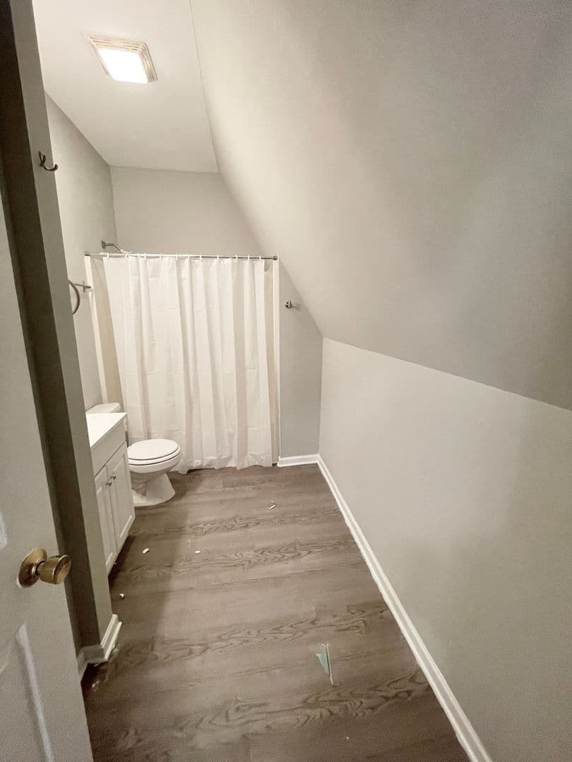 undefined apartments for rent - image - large (7).jpg - 3