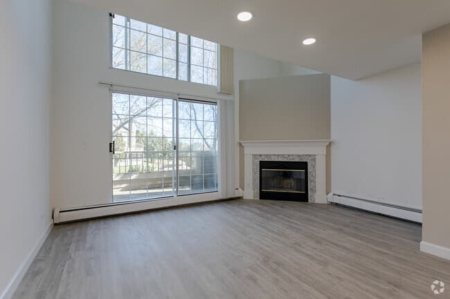 Milwaukee County apartments for rent - Property image - White Oaks - 3
