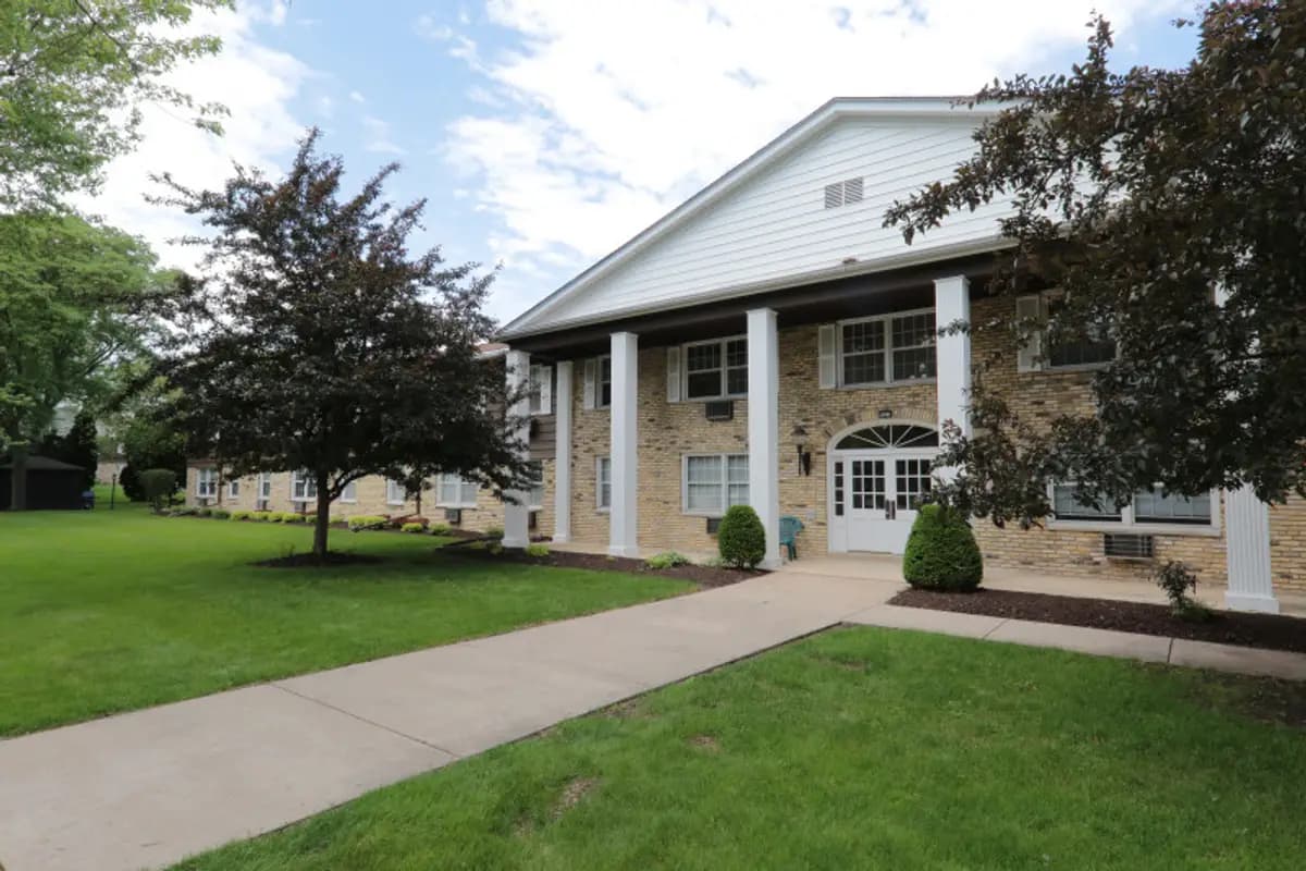 Milwaukee County apartments for rent - Property image - 48 on Cold Spring - 3