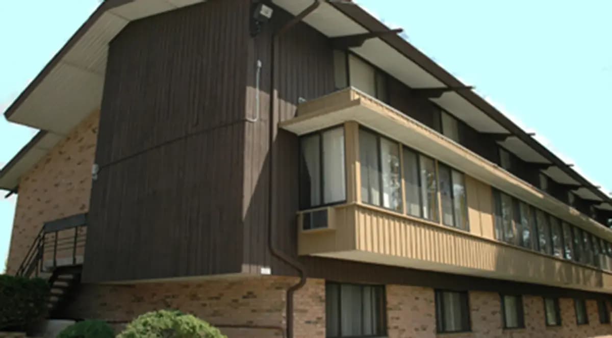 Milwaukee County apartments for rent - Property image - Loomis Hills - 1