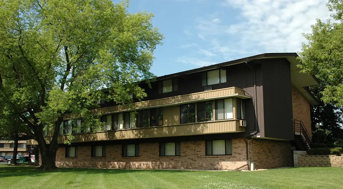 Milwaukee County apartments for rent - Property image - Loomis Hills - 2