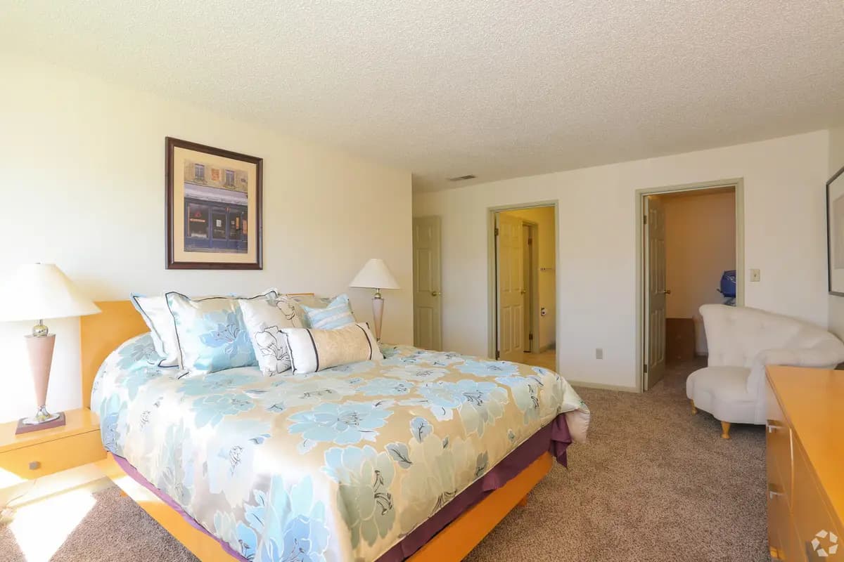 Milwaukee County apartments for rent - image - wood-creek-apartments-oak-creek-wi-bedroom (2).jpg