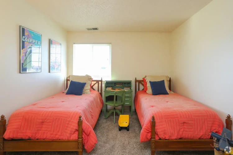 Milwaukee County apartments for rent - image - wood-creek-apartments-oak-creek-wi-bedroom.jpg